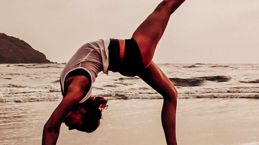 Yoga am Strand. Luica Vanessa Braun - Blog Lucyliveable